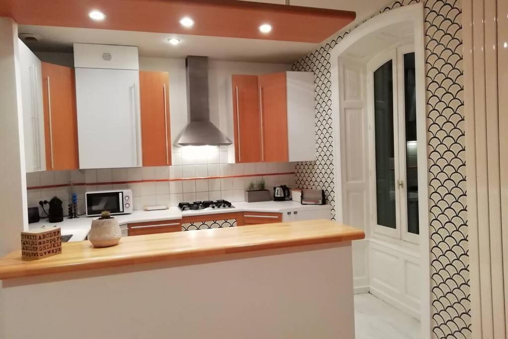 Tulle : Bel Appartement Lumineux En Centre Ville ภายนอก รูปภาพ